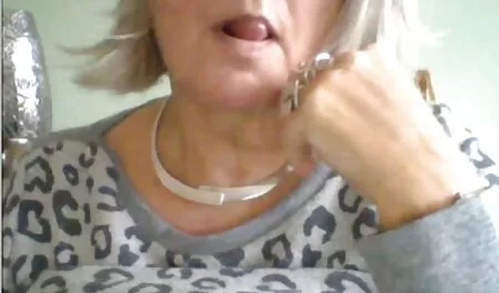 Szexi transzi Fernanda Cristine baszik rá nagy ingyenszexvideók dildo