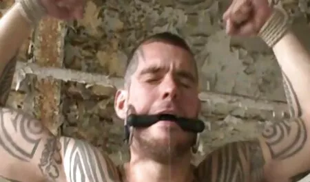 Titkos romantika egy brutalis sex privát üdülőhelyen