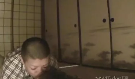 Töltöm a kis egér egy hatalmas szörös puncik Csintalan Sárkány Játék!