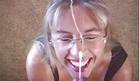 Gyönyörű Ázsiai Szemüveges, cum a száját, egy nagy része cum POV videó, egy pár BOMBSHELLSEXY masztizas Cam