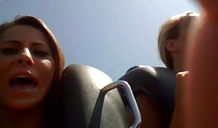 Figyeld, családi sex videó ahogy eltalálja.