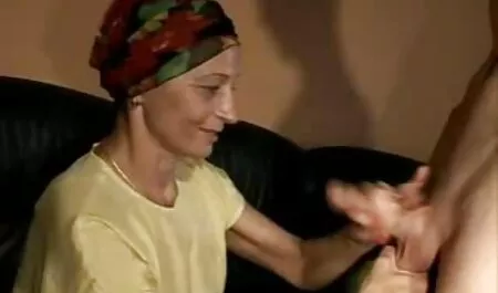 Izgatott idősebb csúcsvideok férfi öröm