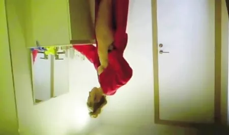 A piszkos sex nyalás fiatal odaadás baszik latex felső.