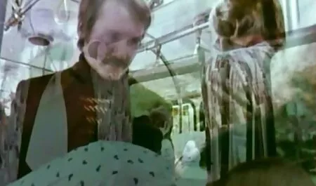 Kézimunka, Forró orvos irányítja a Kézimunka, hogy szörös puncik megmutassa arcát