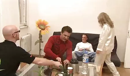 Hadd töltsem kopasz punci fel.