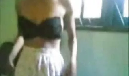 Gót pina videók Tinka baszik rá szaftos punci egy játék!