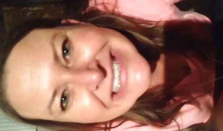 Jacqueline Taylor azt akarja, szex a nagyival hogy egy 19 éves szopja a férjét.