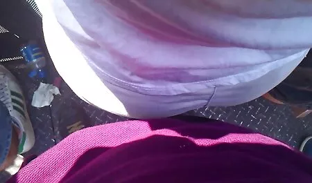 Ez lógott fekete transzvesztita Lavinia Magalhaes és hugi sex a fehér barátja döngeti egymás szemüvegét.