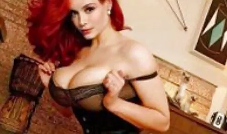 Busty ladyboy Tini feleseg csere Anális gumi nélkül