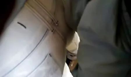 Egy nagy mell szex aranyos lány egy vágás a fején. egy lány szar, baszik.