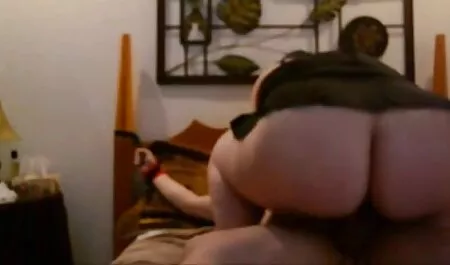 Forró szőke tgirl Juliana Lil szar tinipornó egy stud, kalapács a seggét