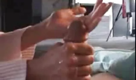 Ázsiai, Nagy Cicik, nem torna, élvezi a két durva porno srác